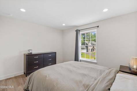 27 Spencer Street Clifton Park NY 12065