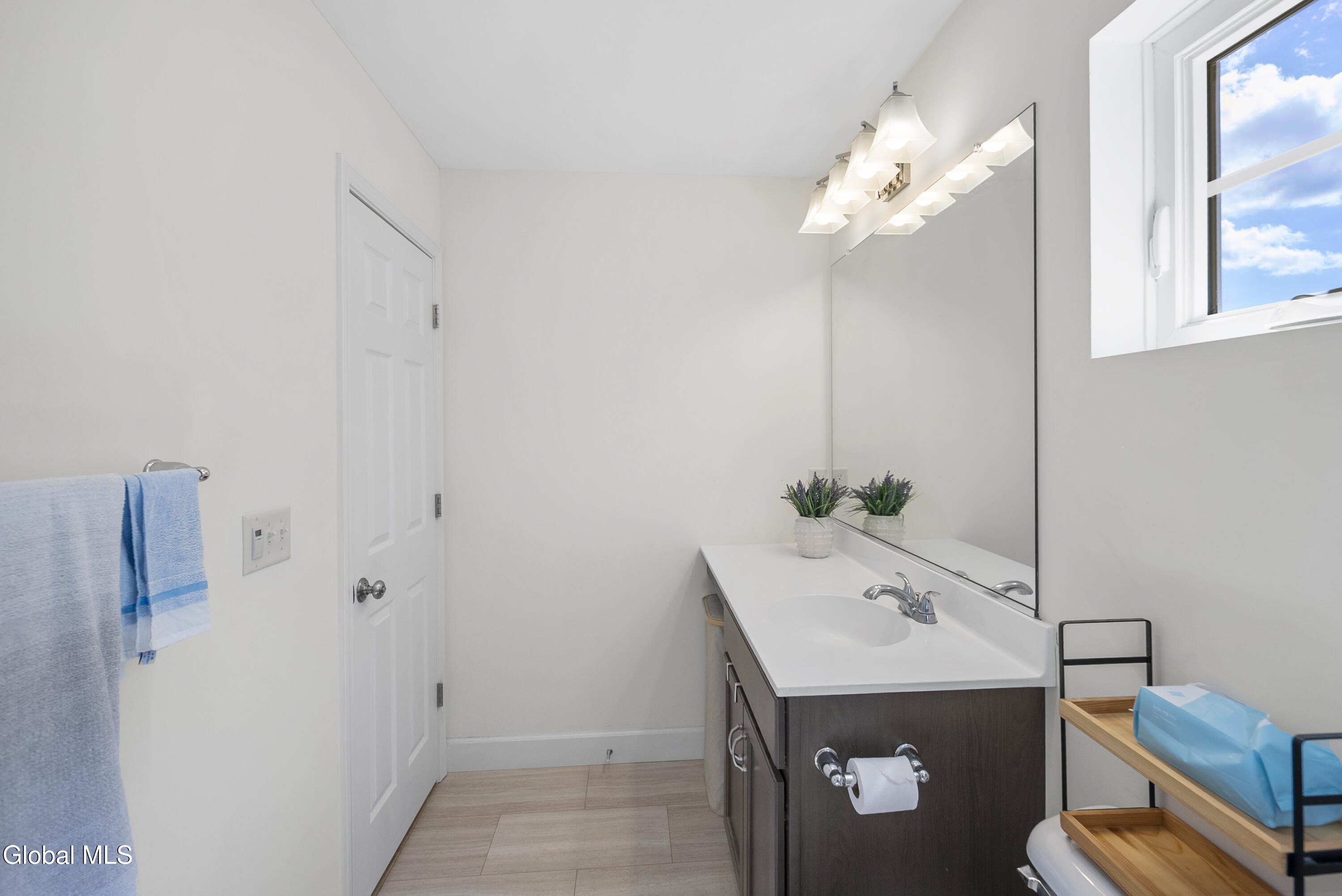 27 Spencer Street Clifton Park NY 12065