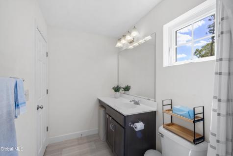 27 Spencer Street Clifton Park NY 12065