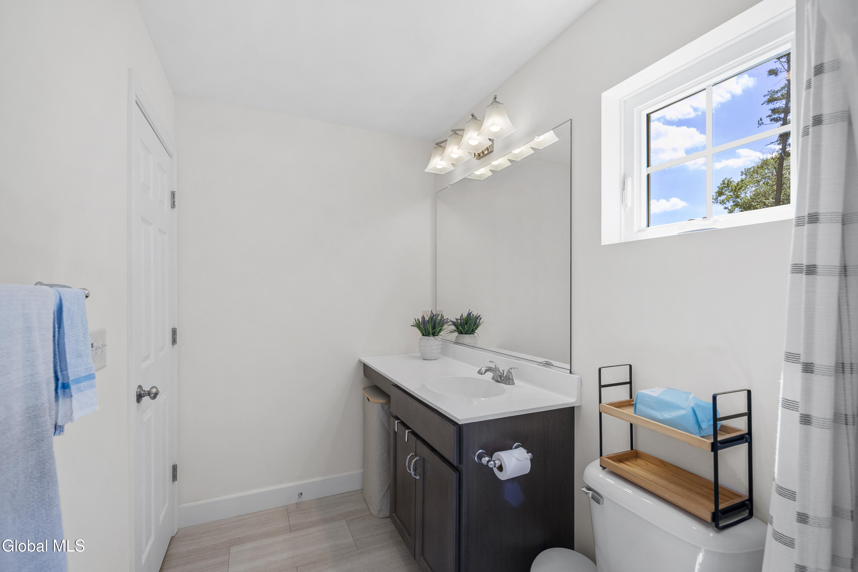 27 Spencer Street Clifton Park NY 12065