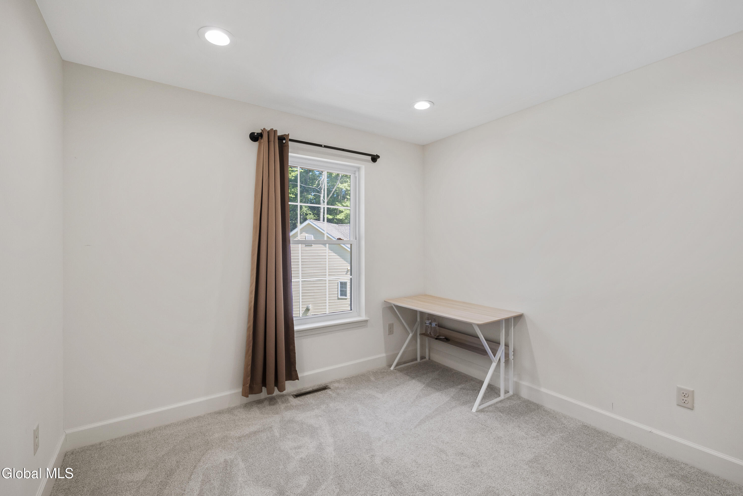 27 Spencer Street Clifton Park NY 12065