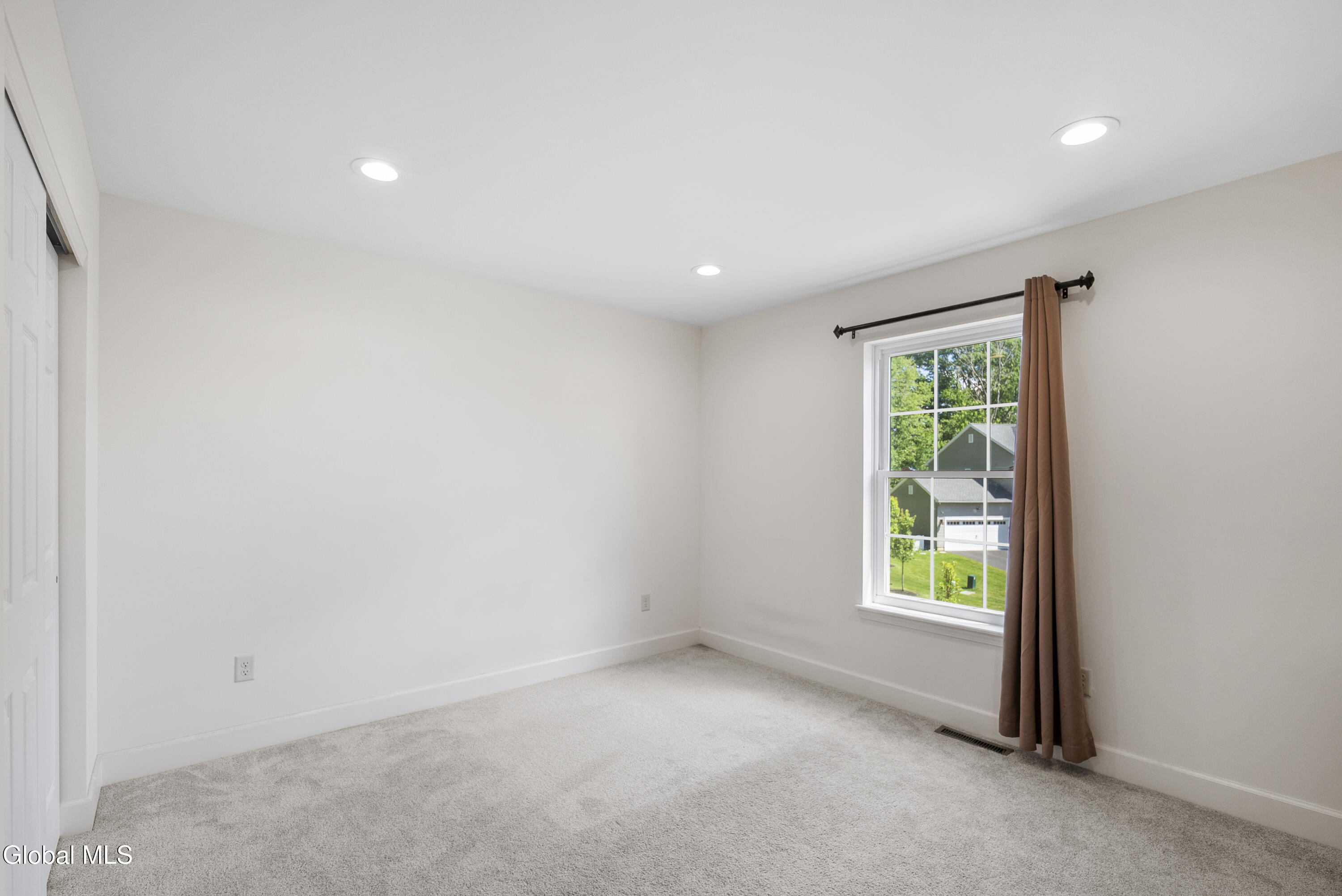 27 Spencer Street Clifton Park NY 12065