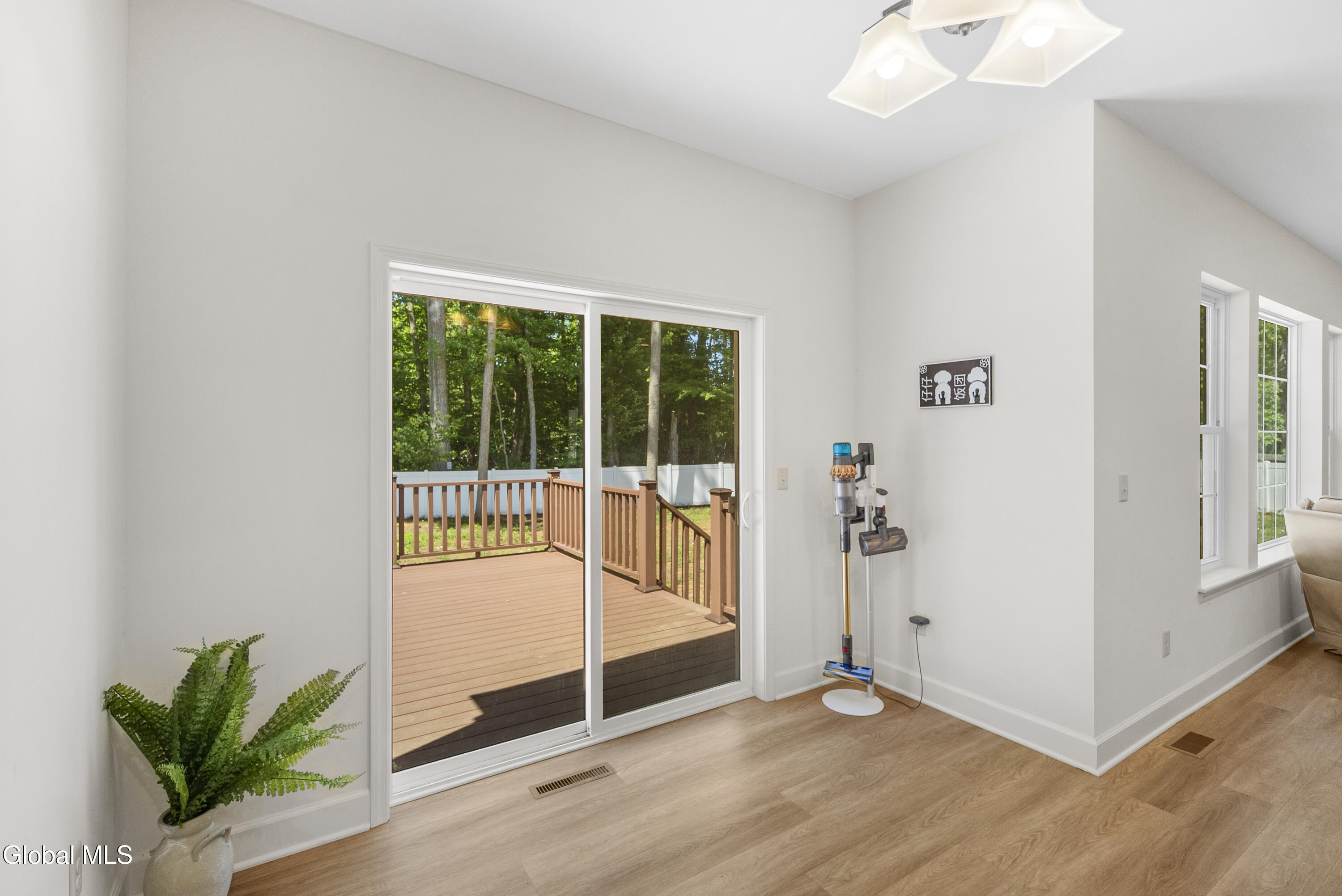 27 Spencer Street Clifton Park NY 12065