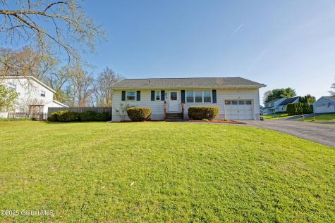 7 Red Coach Drive Glenville NY 12302