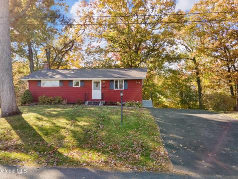 85 Woodlawn Drive Ravena NY 12143