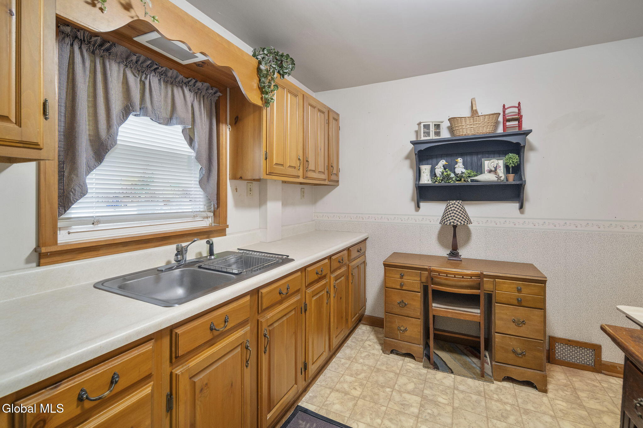 33 Evelyn Avenue Amsterdam NY 12010