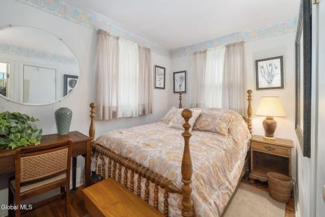 33 Evelyn Avenue Amsterdam NY 12010