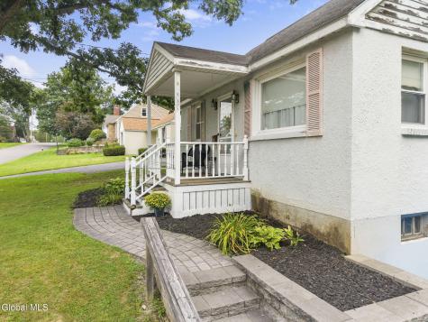 33 Evelyn Avenue Amsterdam NY 12010