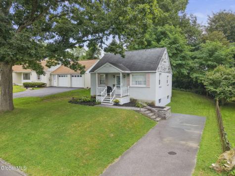 33 Evelyn Avenue Amsterdam NY 12010