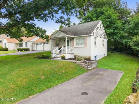 33 Evelyn Avenue Amsterdam NY 12010