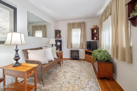 33 Evelyn Avenue Amsterdam NY 12010