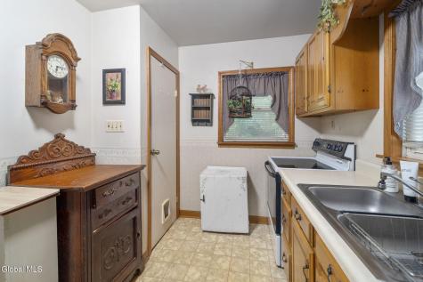33 Evelyn Avenue Amsterdam NY 12010
