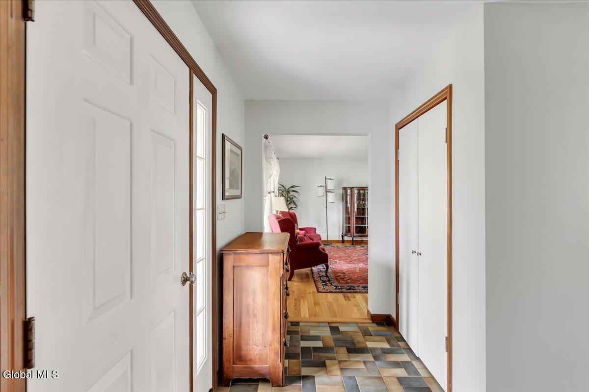 8A Jean Place Schenectady NY 12303