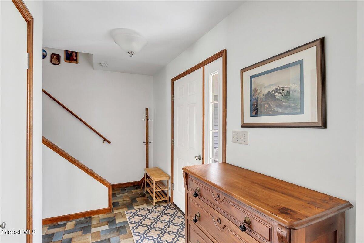 8A Jean Place Schenectady NY 12303