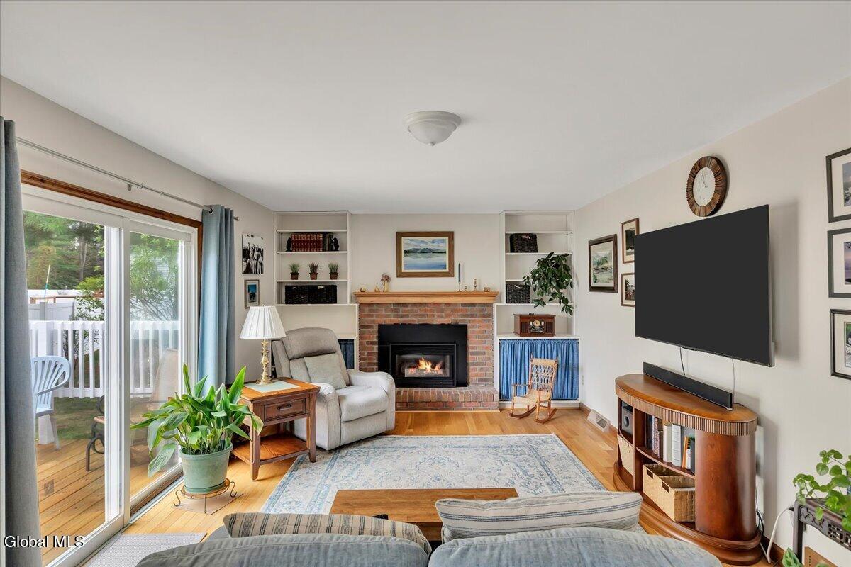 8A Jean Place Schenectady NY 12303