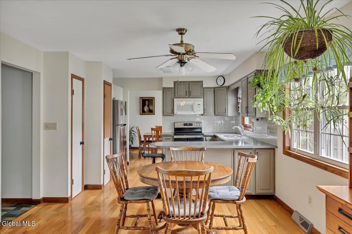 8A Jean Place Schenectady NY 12303