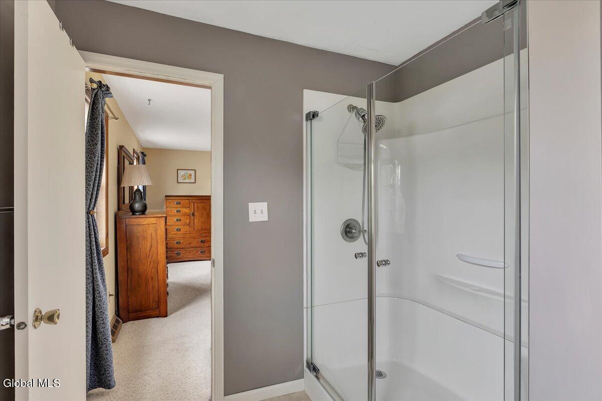 8A Jean Place Schenectady NY 12303