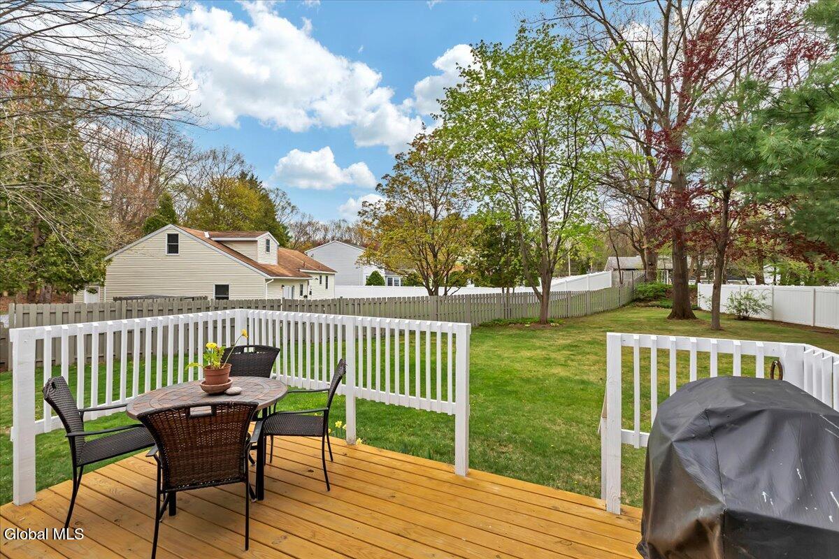 8A Jean Place Schenectady NY 12303
