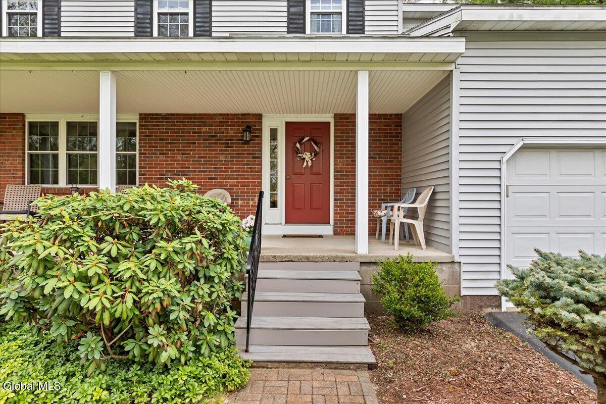 8A Jean Place Schenectady NY 12303
