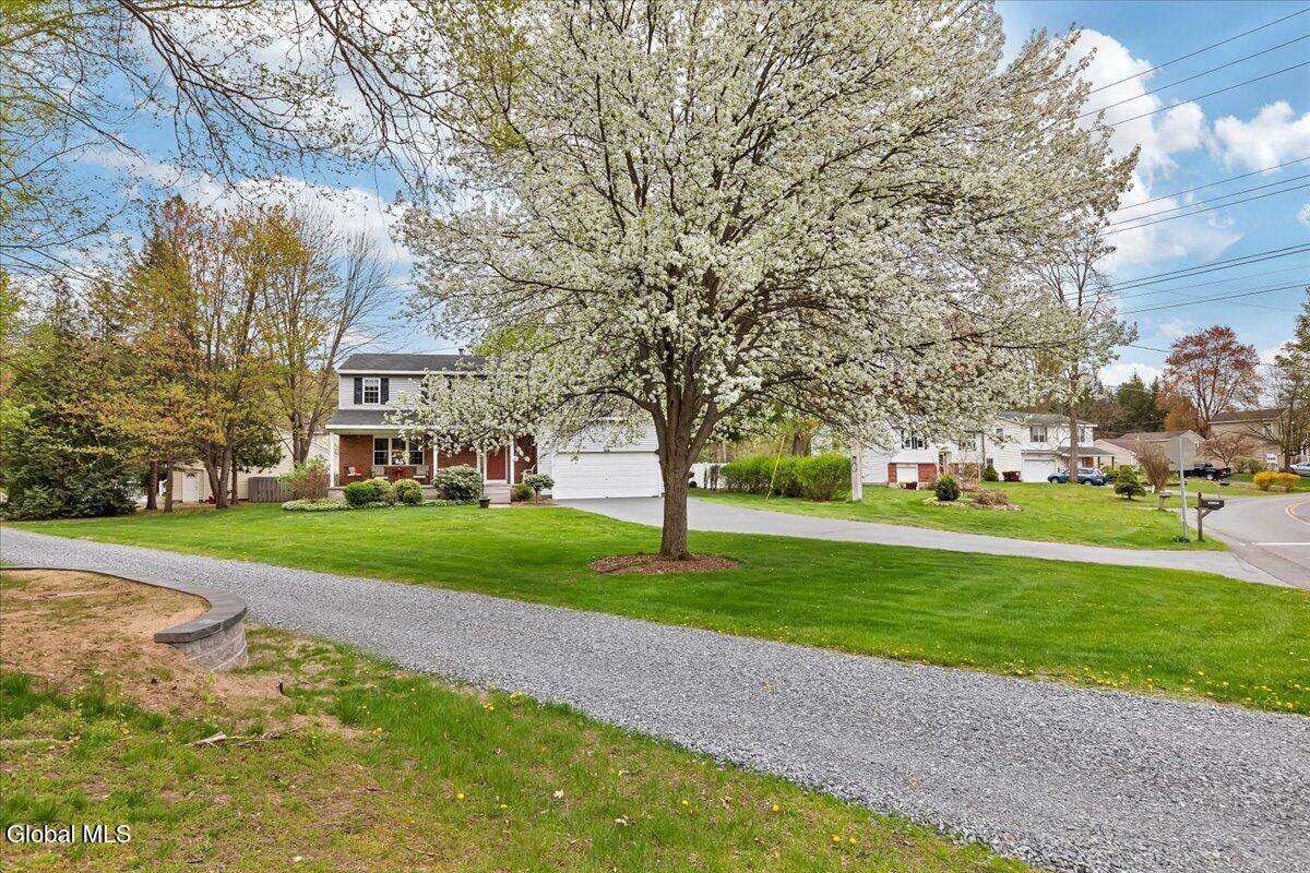 8A Jean Place Schenectady NY 12303