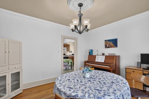 1068 Lexington Avenue Schenectady NY 12309