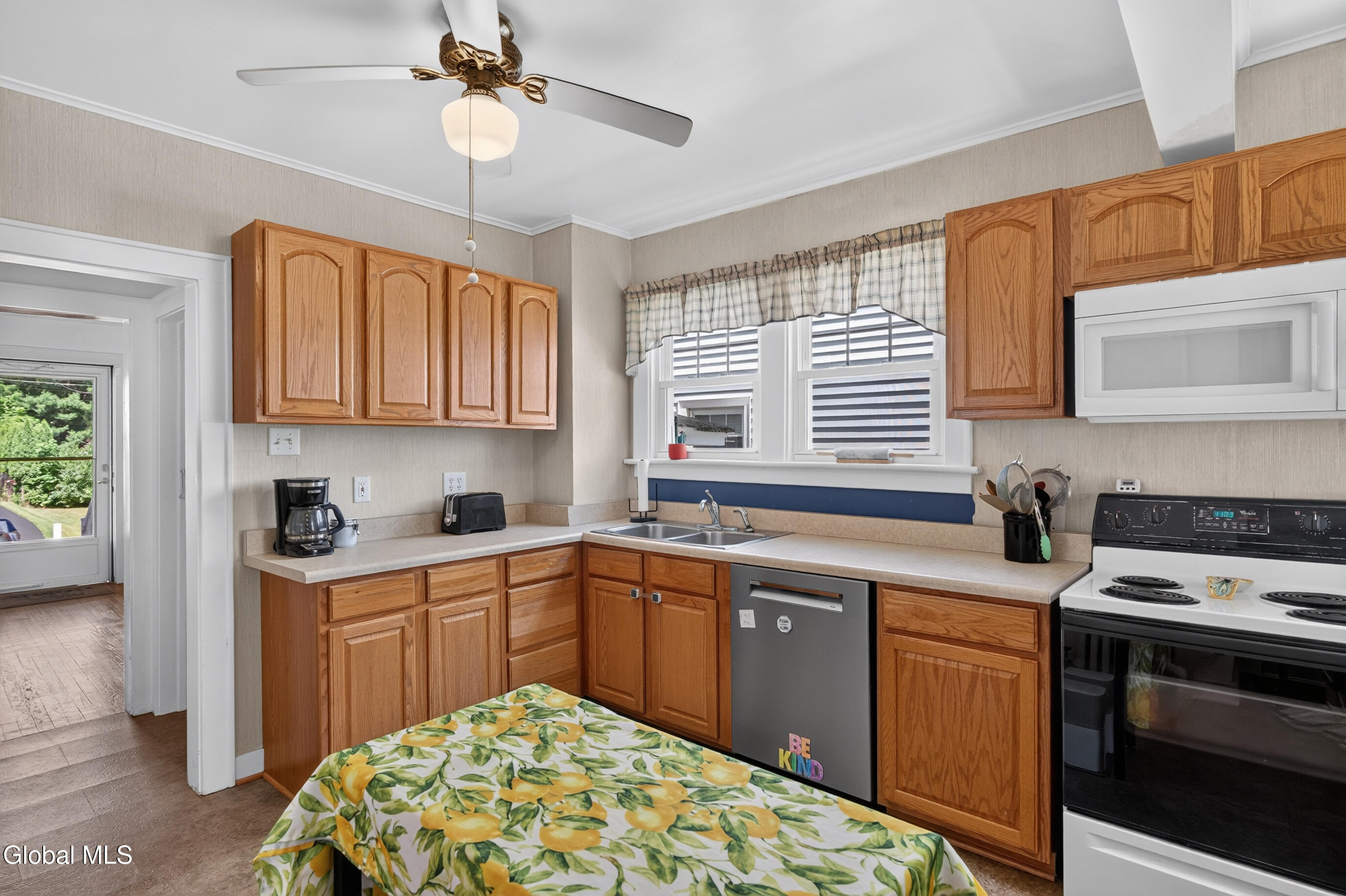 1068 Lexington Avenue Schenectady NY 12309