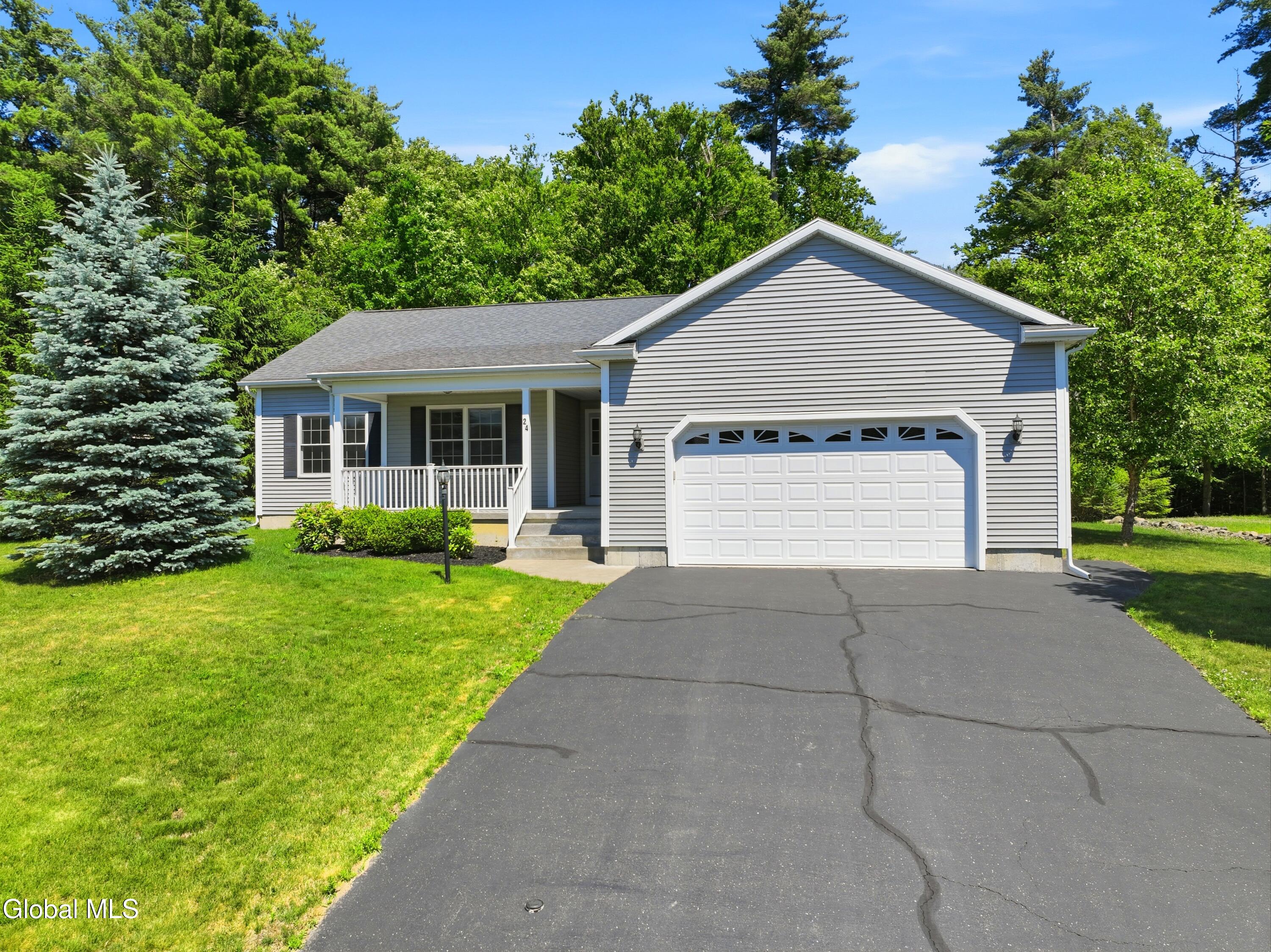 24 Morocco Lane Schenectady NY 12304