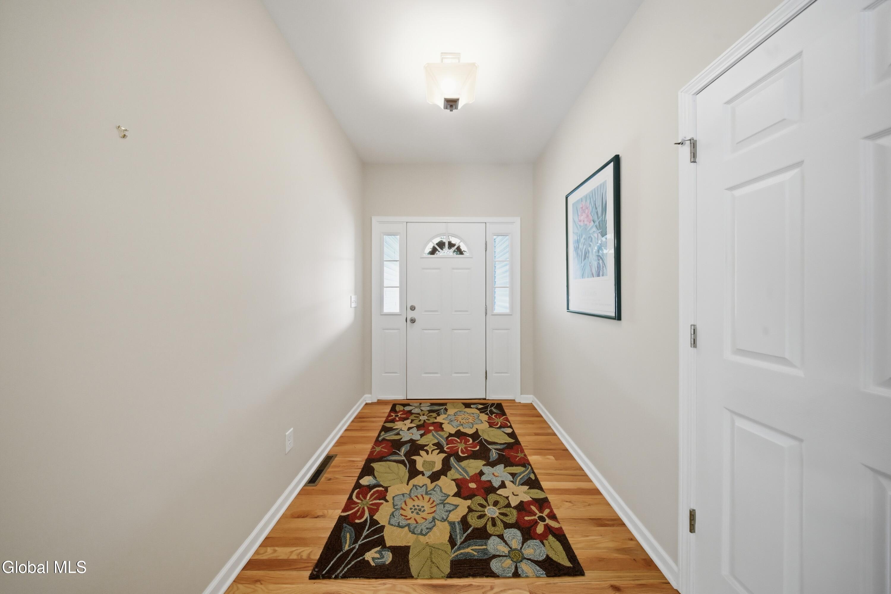 24 Morocco Lane Schenectady NY 12304