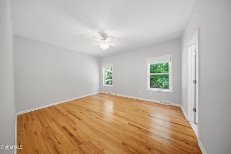 24 Morocco Lane Schenectady NY 12304