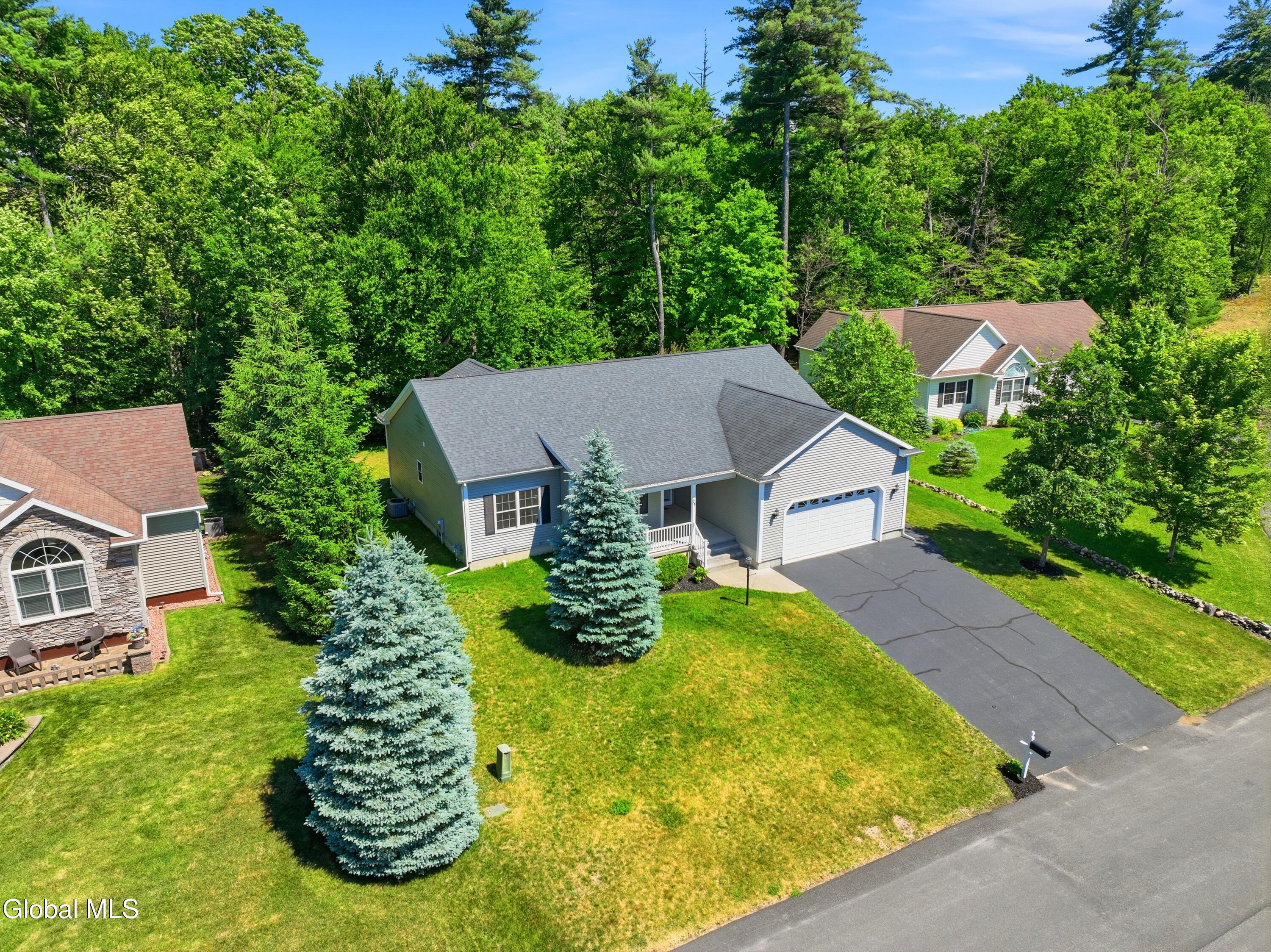 24 Morocco Lane Schenectady NY 12304