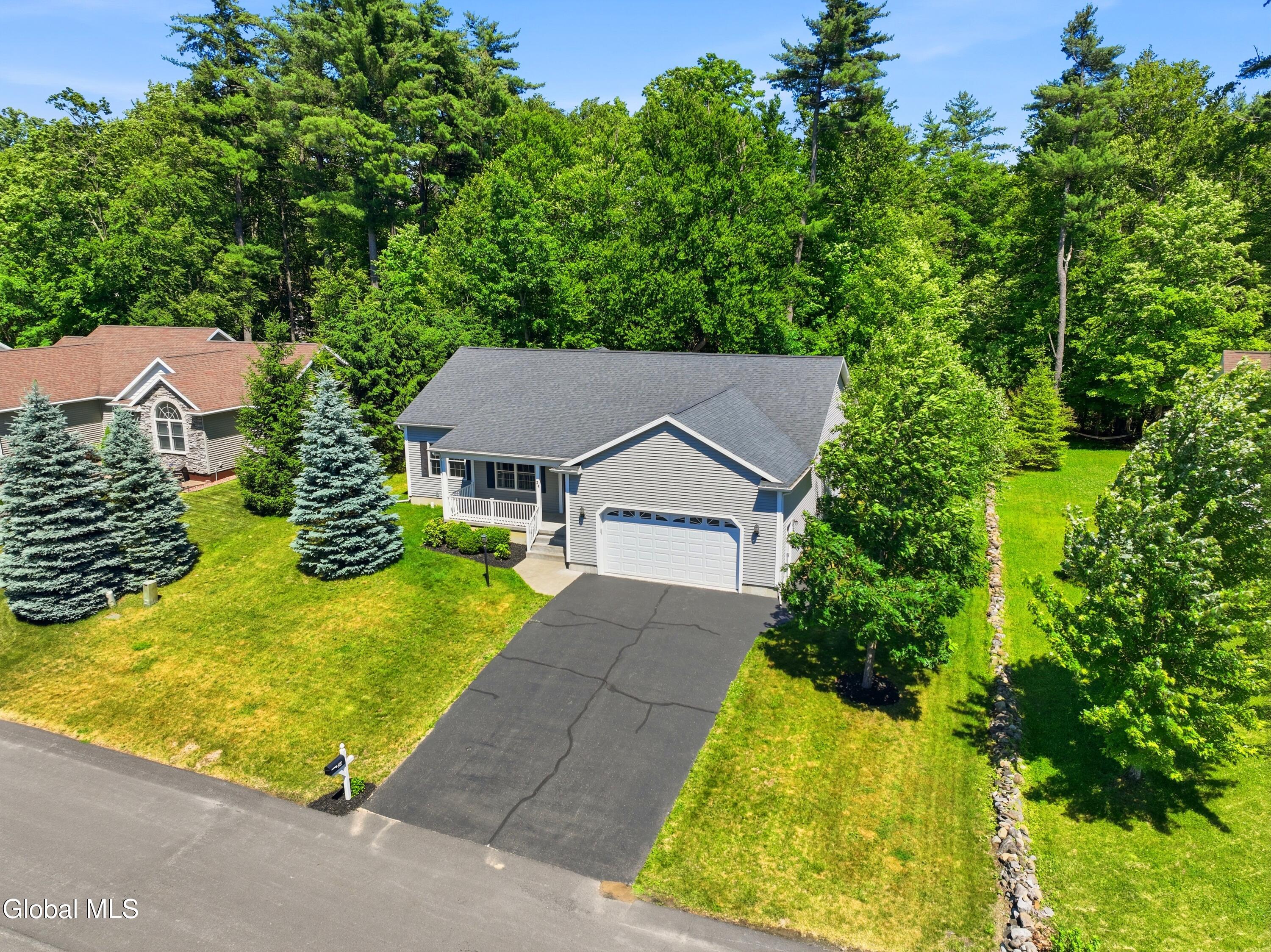 24 Morocco Lane Schenectady NY 12304