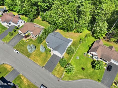 24 Morocco Lane Schenectady NY 12304