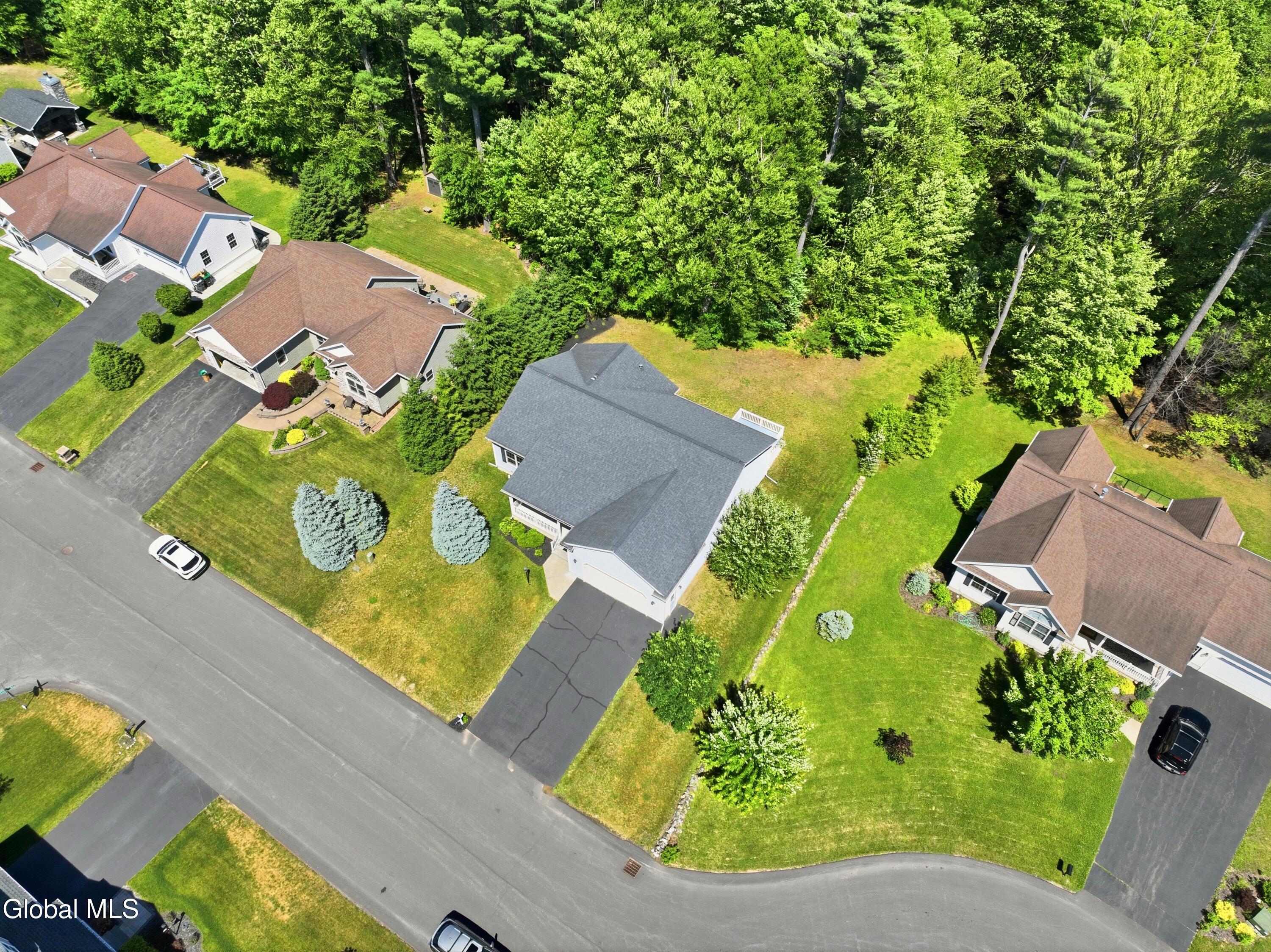 24 Morocco Lane Schenectady NY 12304