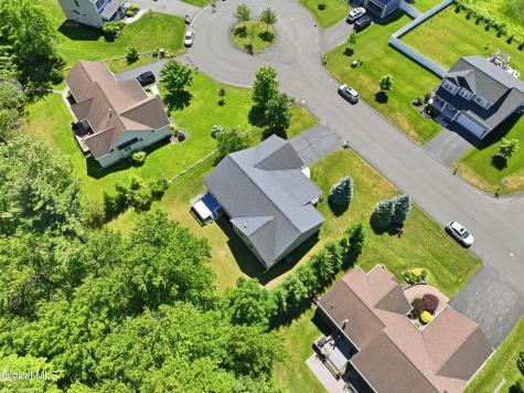 24 Morocco Lane Schenectady NY 12304
