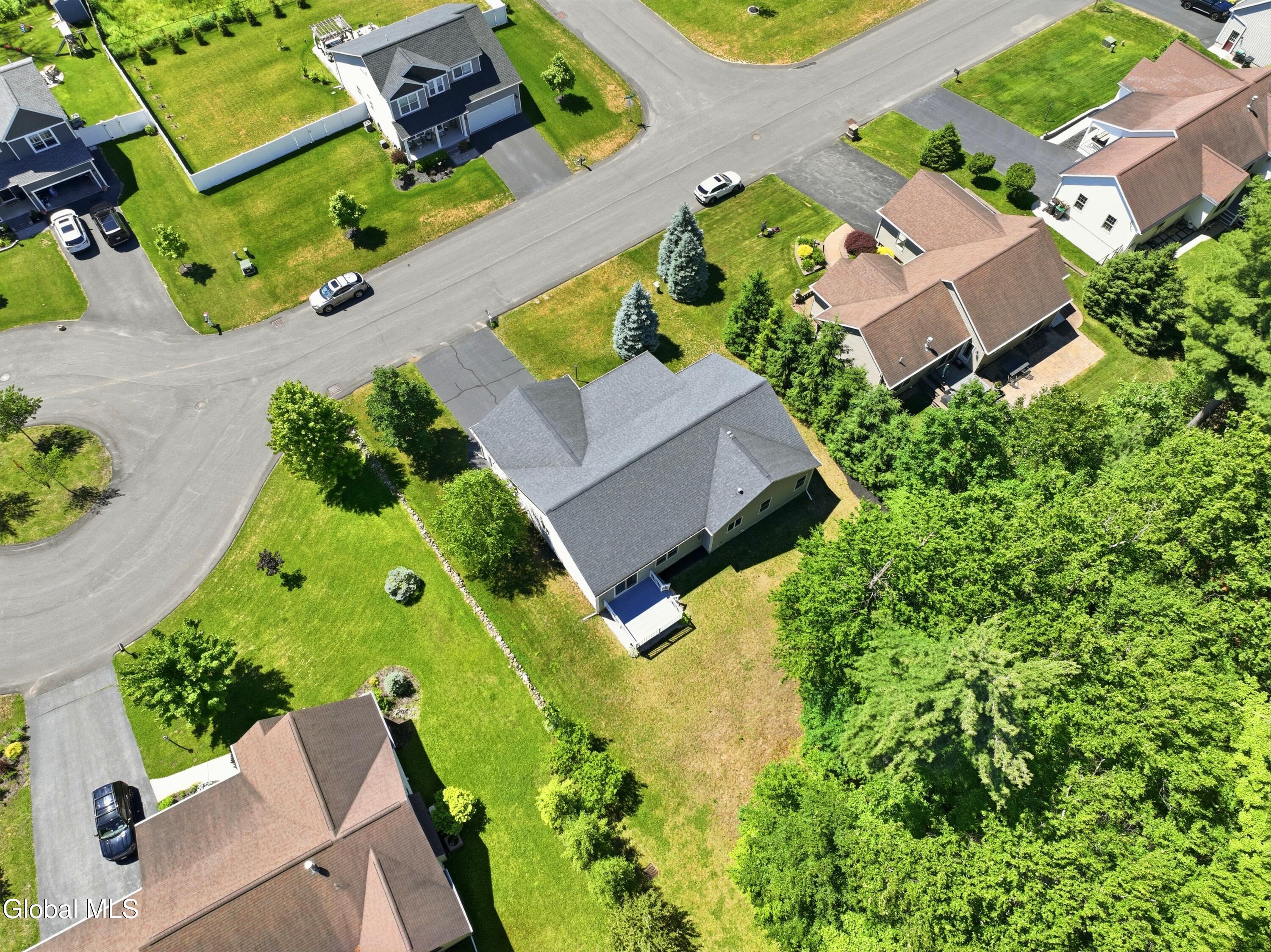 24 Morocco Lane Schenectady NY 12304