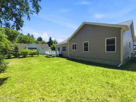24 Morocco Lane Schenectady NY 12304