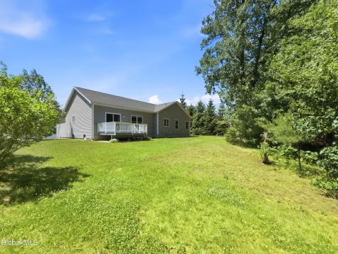 24 Morocco Lane Schenectady NY 12304