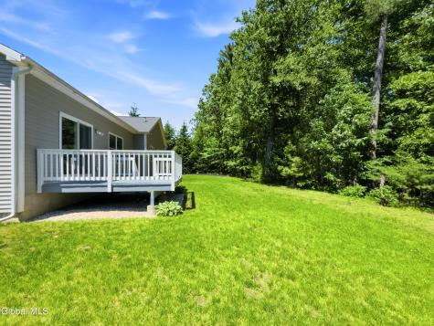 24 Morocco Lane Schenectady NY 12304