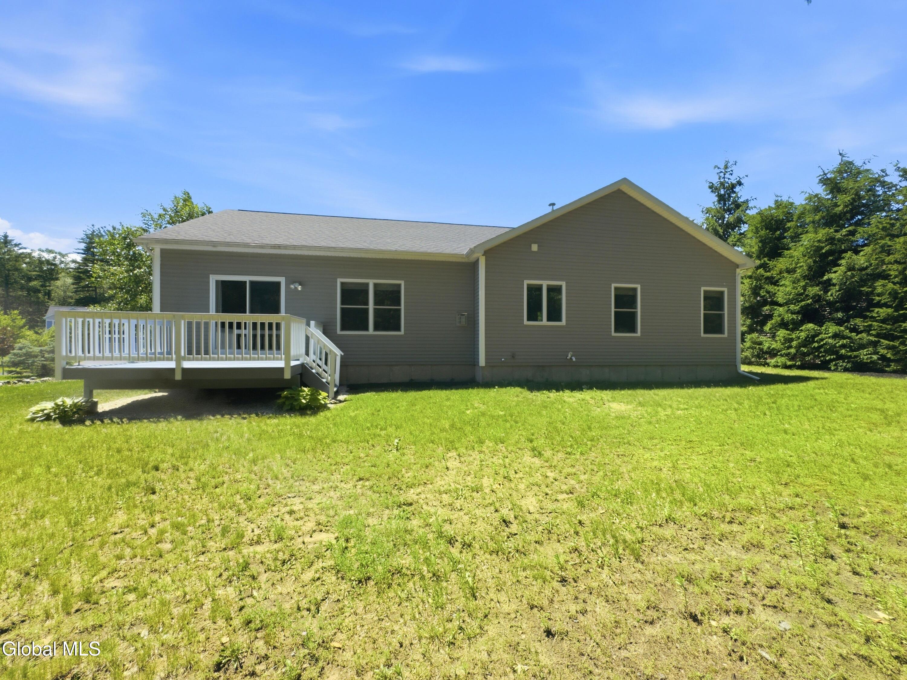 24 Morocco Lane Schenectady NY 12304
