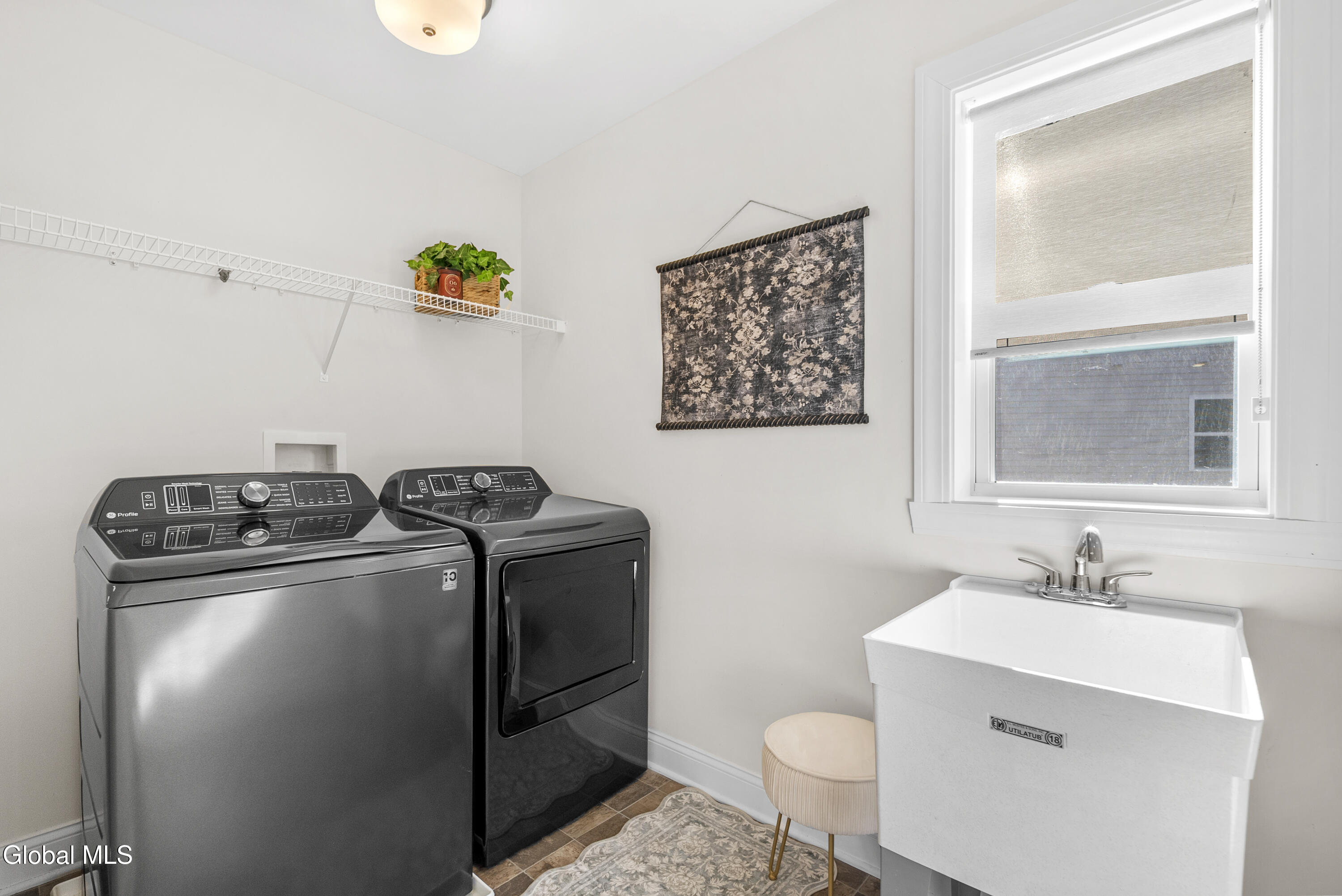 10 Basswood Court Ballston Lake NY 12019