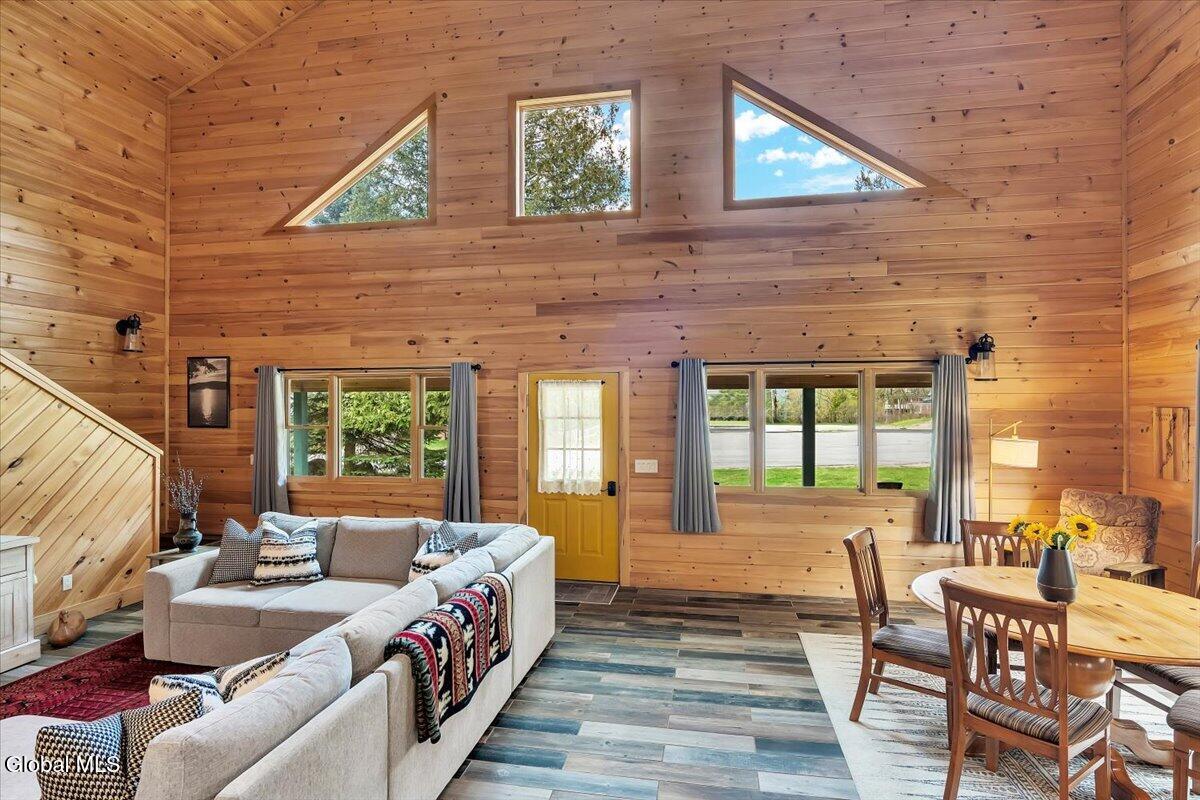 8 Red Wing Road Adirondack NY 12808