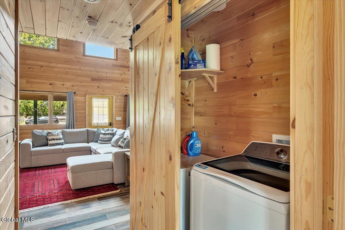 8 Red Wing Road Adirondack NY 12808