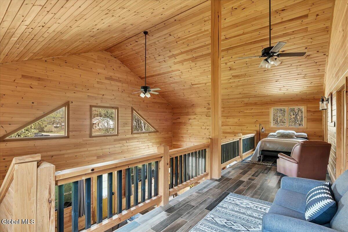 8 Red Wing Road Adirondack NY 12808