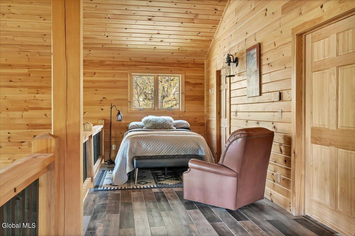 8 Red Wing Road Adirondack NY 12808
