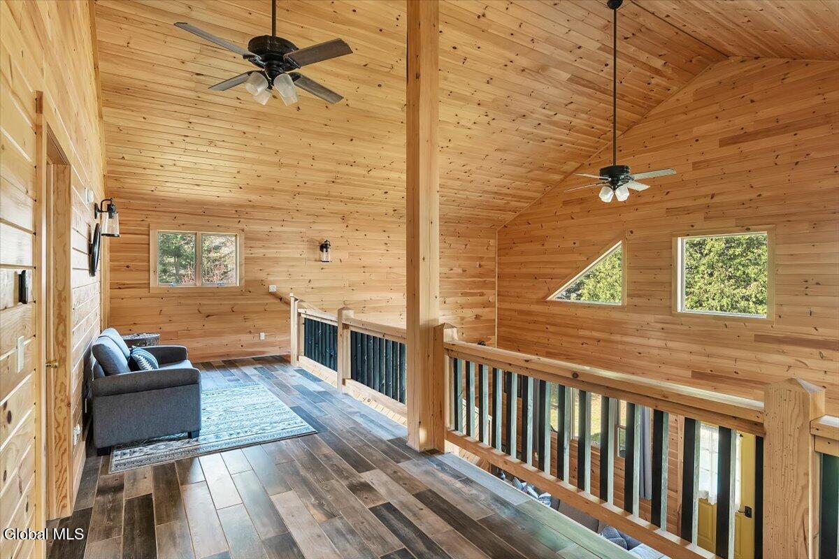 8 Red Wing Road Adirondack NY 12808