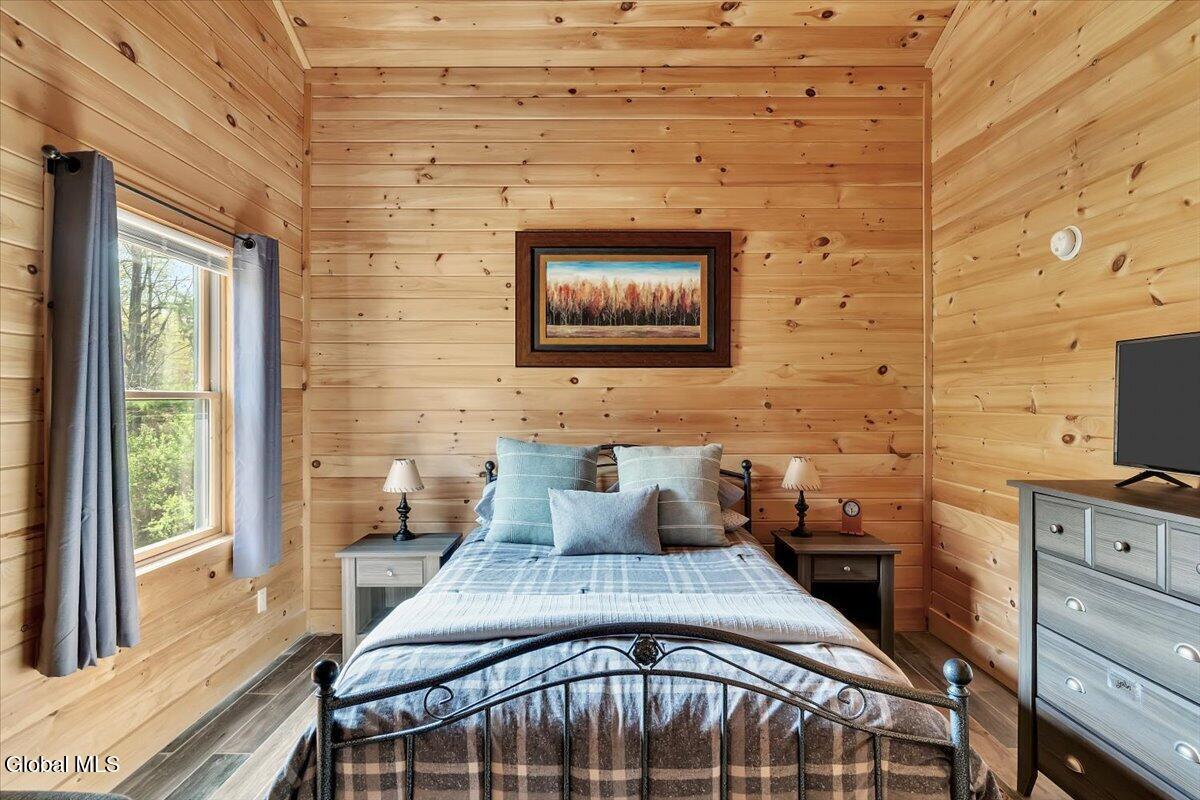 8 Red Wing Road Adirondack NY 12808