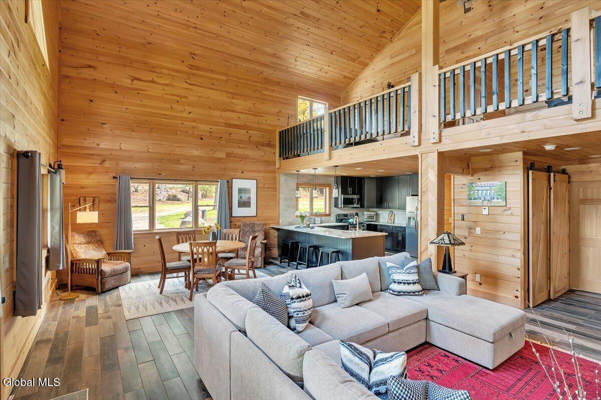 8 Red Wing Road Adirondack NY 12808