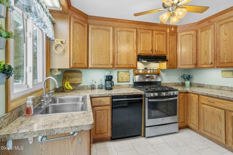 15 Mcclellan Drive Nassau NY 12123