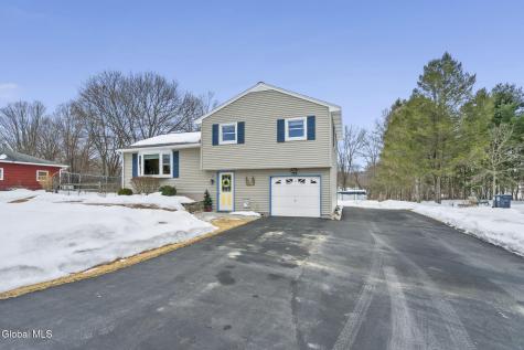 15 Mcclellan Drive Nassau NY 12123