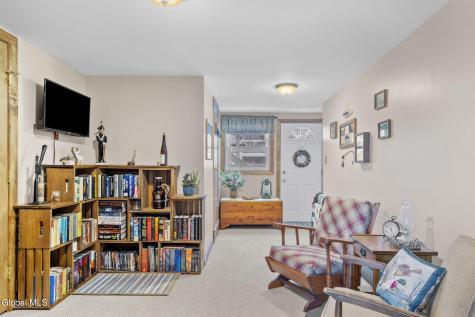 15 Mcclellan Drive Nassau NY 12123